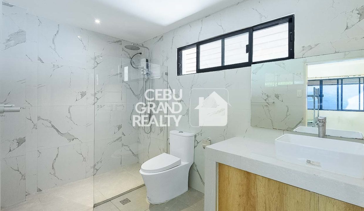 RHALP1 Sleek Residential Home with Secure Spacious Driveway Parking in Lahug - Cebu Grand Realty (17)