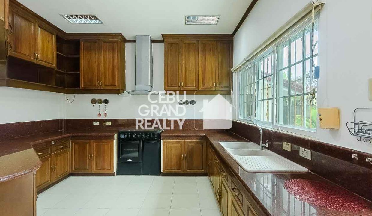 RHSUH6 Elegant Family Home with Ample Outdoor Space in Talamban - Cebu Grand Realty (7)