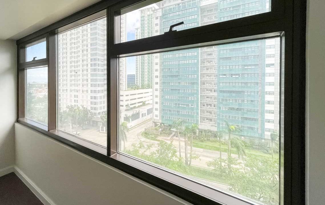 SRDALC4 Stunning 1 Bedroom Condo with Premium Amenities in the Alcoves - Cebu Grand Realty (6)