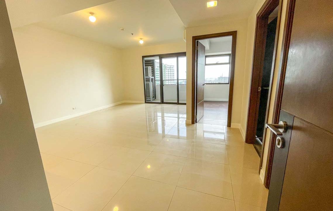 SRDALC5 Upscale 1 Bedroom Condo Unit with Expansive Views in The Alcoves - Cebu Grand Realty (1)