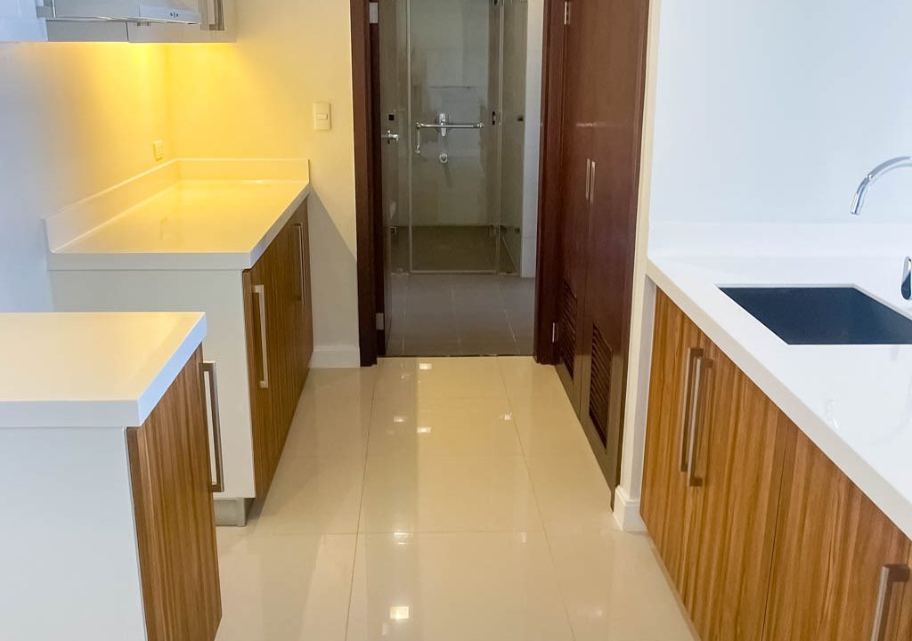 SRDALC6 Spacious Corner One-Bedroom Condo with high-end finishes in The Alcoves - Cebu Grand Realty (3)