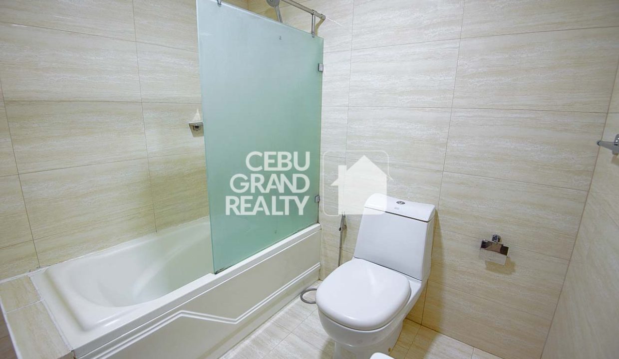 RCAV36 Cozy Condo with Open-Plan Living and Dining in Avalon Condominium - Cebu Grand Realty (17)