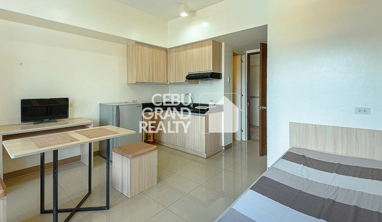 RCMGF7 Affordable Studio for Rent Near IT Park in Mabolo Garden Flats - Cebu Grand Realty 5