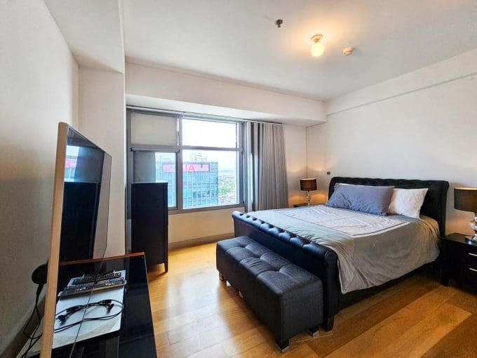 Luxury 2 Bedroom High-Rise Condo with City Views for Rent | Cebu Grand ...