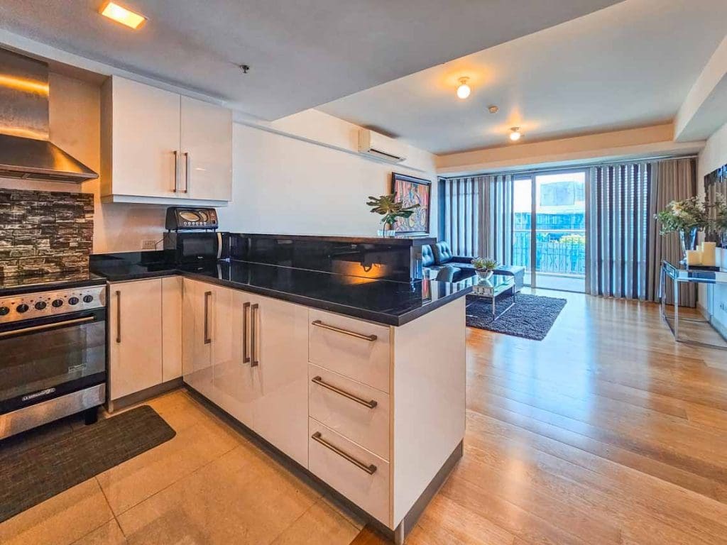 Luxury 2 Bedroom High-Rise Condo with City Views for Rent | Cebu Grand ...