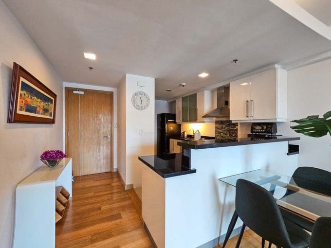 Luxury 2 Bedroom High-Rise Condo with City Views for Rent | Cebu Grand ...