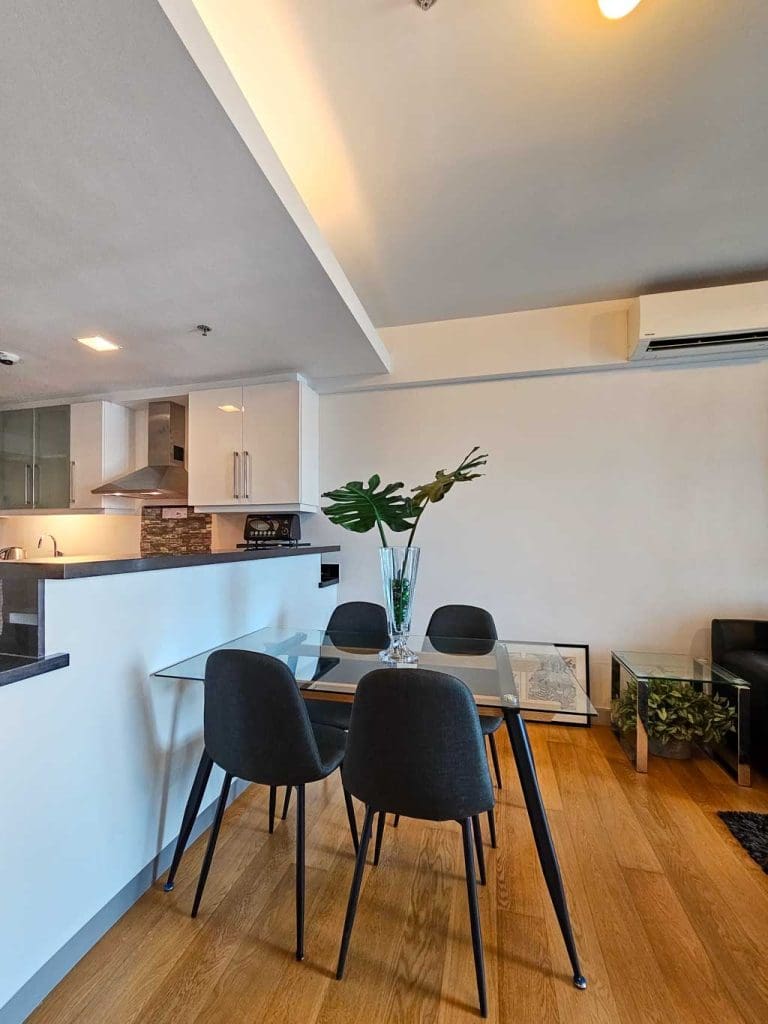 Luxury 2 Bedroom High-Rise Condo with City Views for Rent | Cebu Grand ...