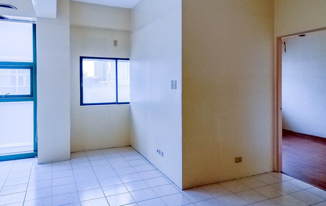 SRBEAT5 Affordable 1 Bedroom Condo with City Views for Sale in Mabolo - Cebu Grand Realty 2