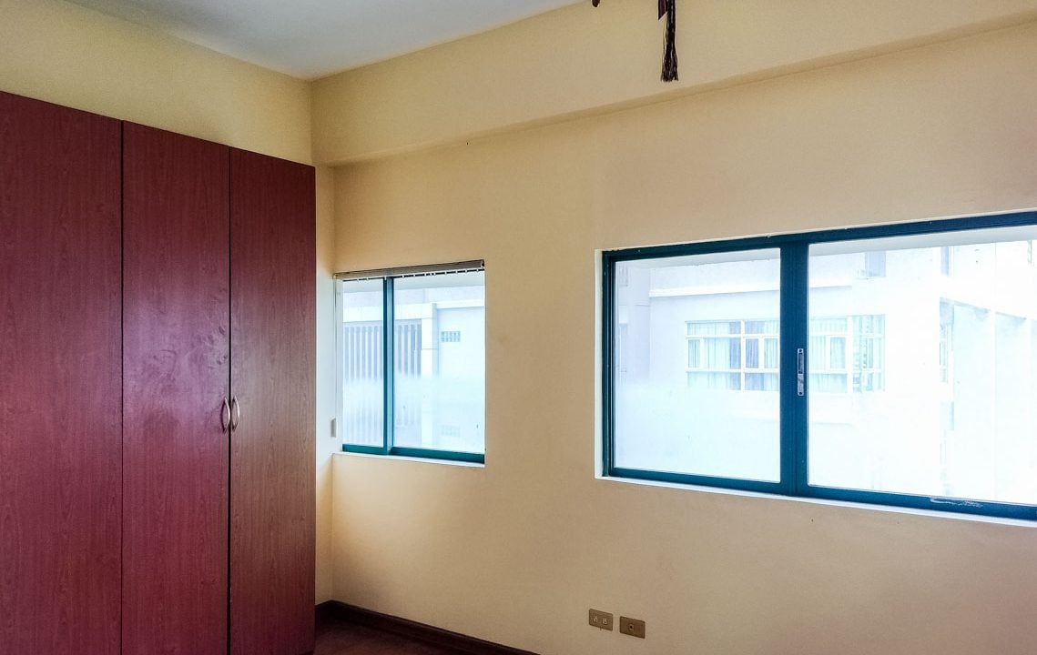 SRBEAT5 Affordable 1 Bedroom Condo with City Views for Sale in Mabolo - Cebu Grand Realty 3