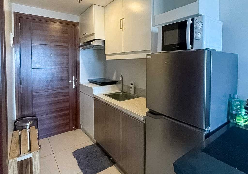 SRBHO5 Functional Studio with Minimalist Design in Horizon 101 - Cebu Grand Realty 3