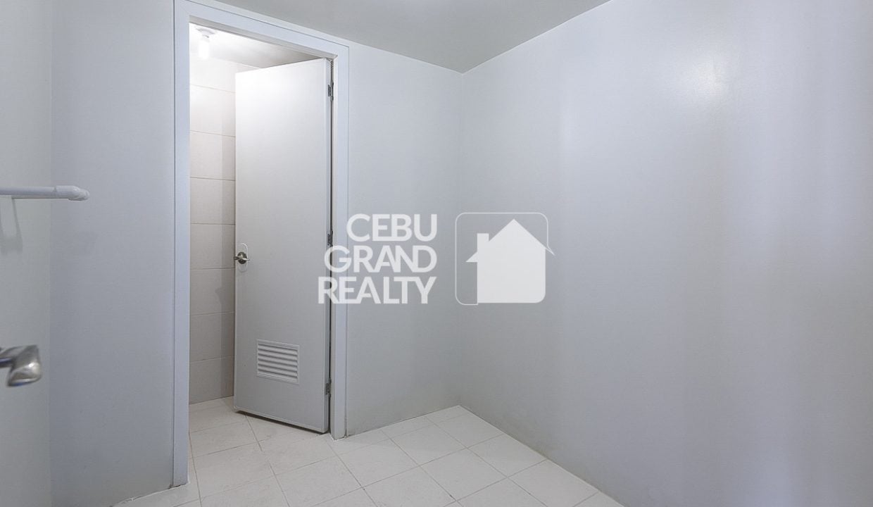 SRBMB4 Modern High-Rise Condo with En-Suite Bathrooms In Mandani Bay- Cebu Grand Realty (21)