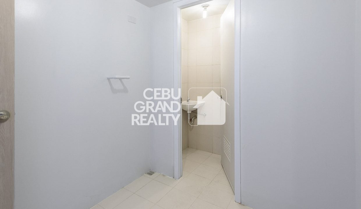 SRBMB4 Modern High-Rise Condo with En-Suite Bathrooms In Mandani Bay- Cebu Grand Realty (22)