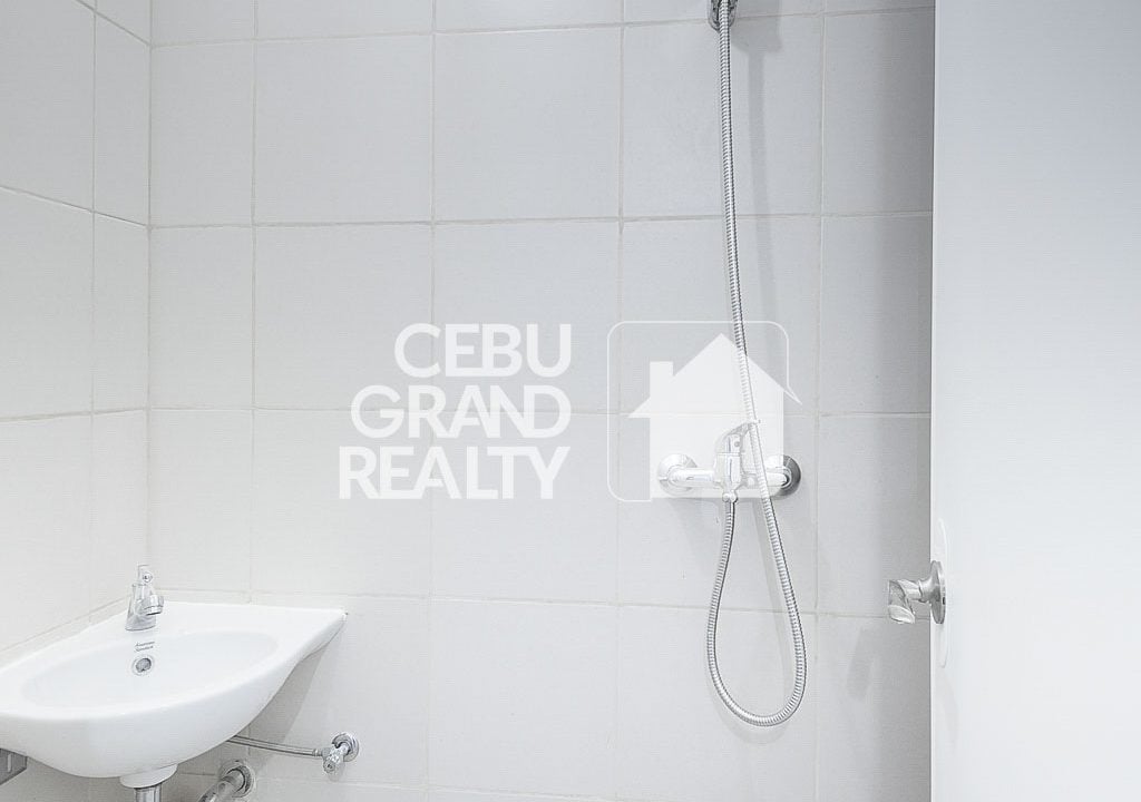 SRBMB4 Modern High-Rise Condo with En-Suite Bathrooms In Mandani Bay- Cebu Grand Realty (24)