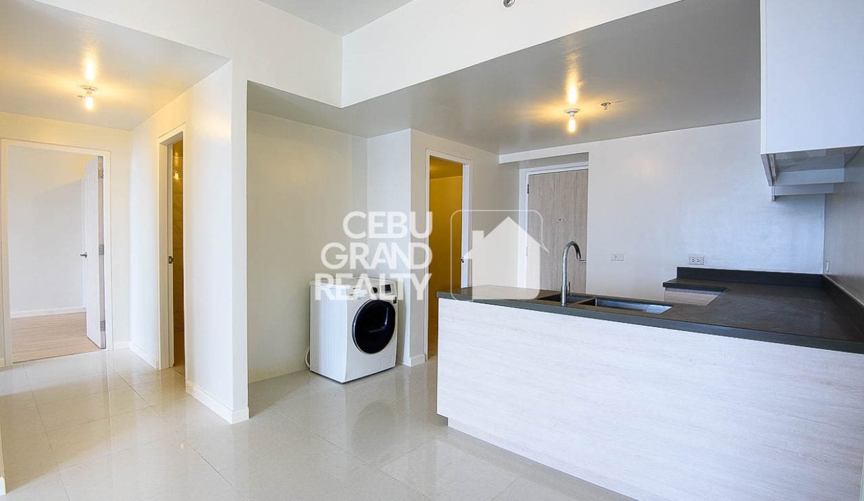 SRBMB4 Modern High-Rise Condo with En-Suite Bathrooms In Mandani Bay- Cebu Grand Realty (4)