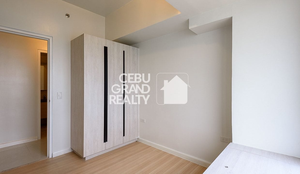 SRBMB4 Modern High-Rise Condo with En-Suite Bathrooms In Mandani Bay- Cebu Grand Realty (9)