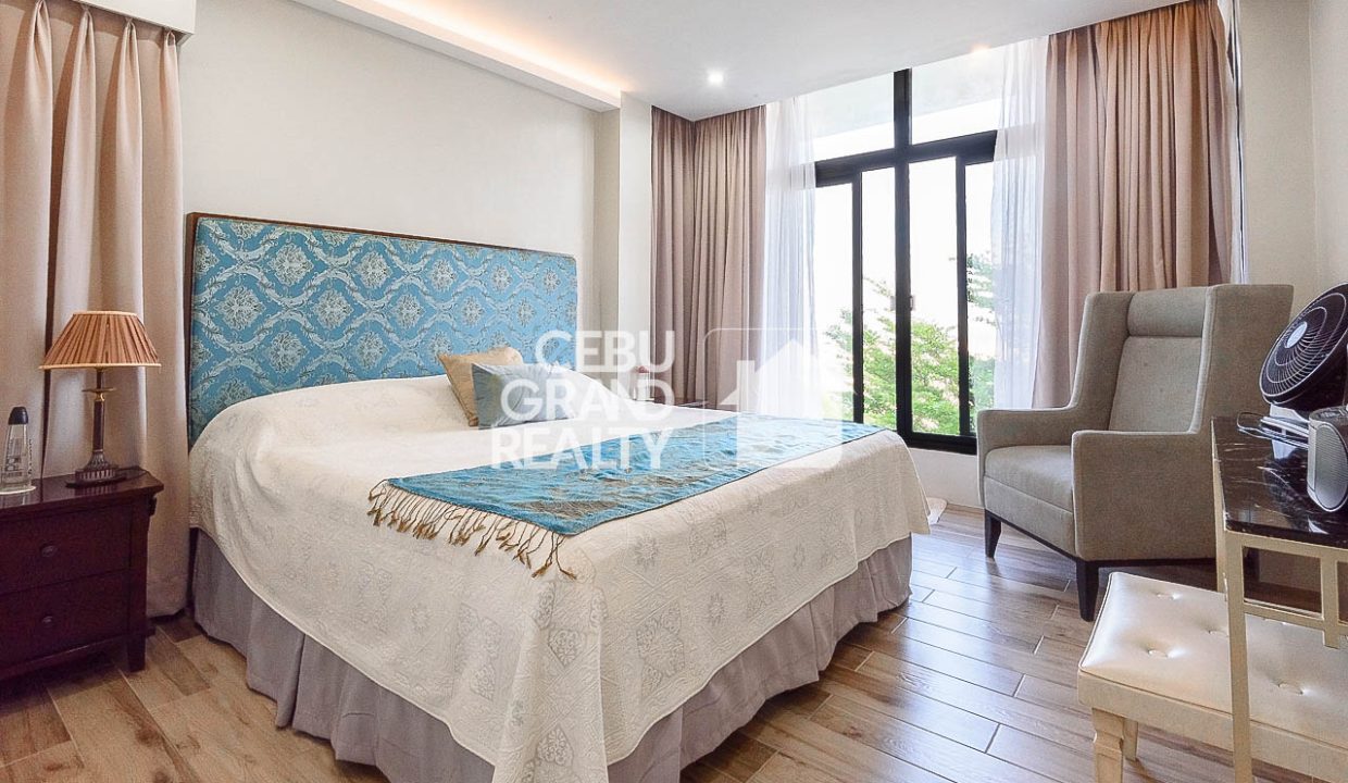 SRBPM1 Luxury Hillside Residence with Ocean and City Views at The Monterazzas - Cebu Grand Realty (27)