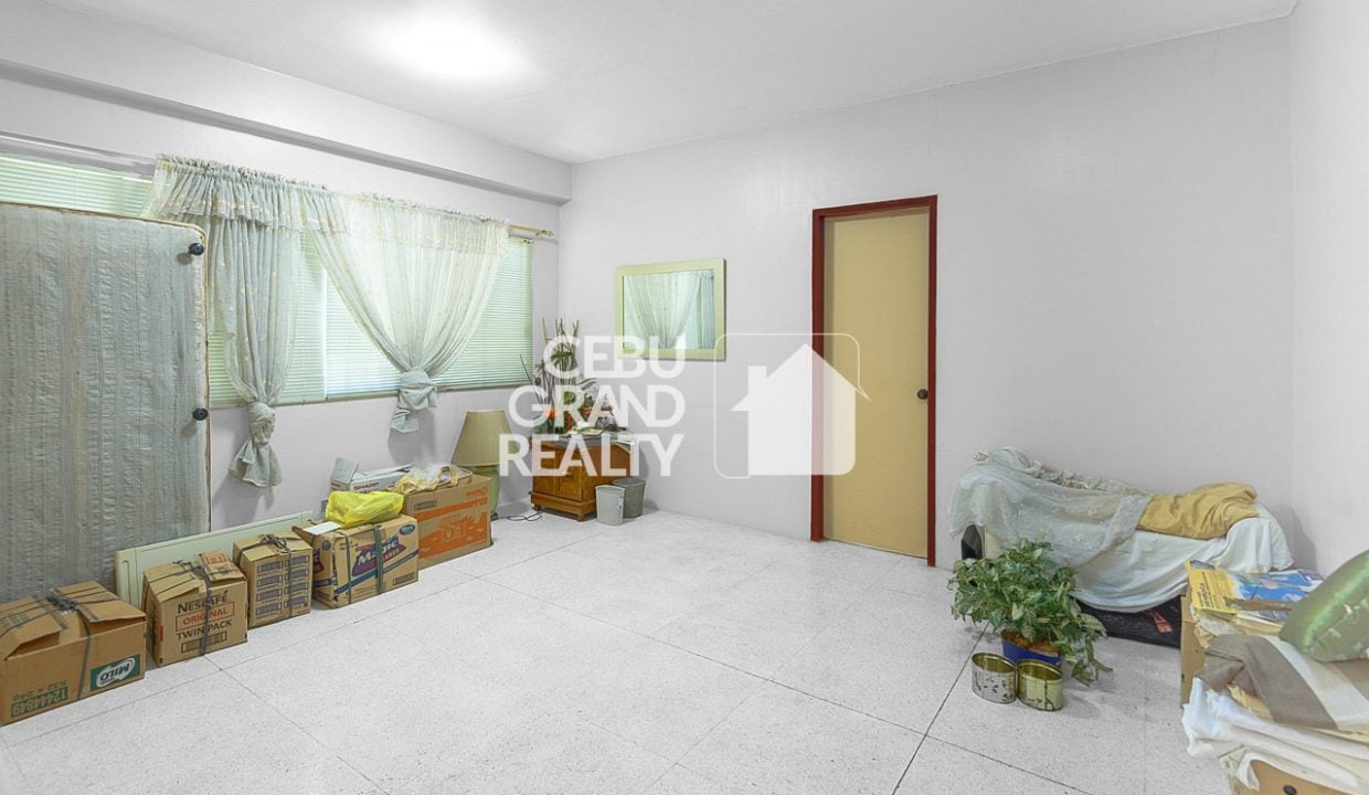 SRBSA4 Family-Friendly Bungalow with Garden in San Antonio Village - CEbu Grand Realty 14