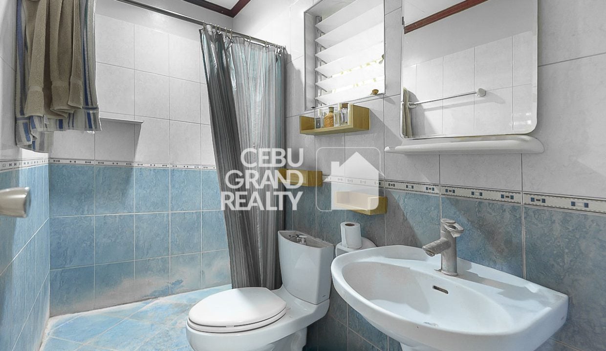 SRBSA4 Family-Friendly Bungalow with Garden in San Antonio Village - CEbu Grand Realty 18