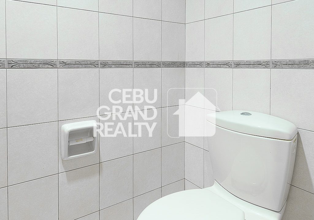 SRBSA4 Family-Friendly Bungalow with Garden in San Antonio Village - CEbu Grand Realty 20