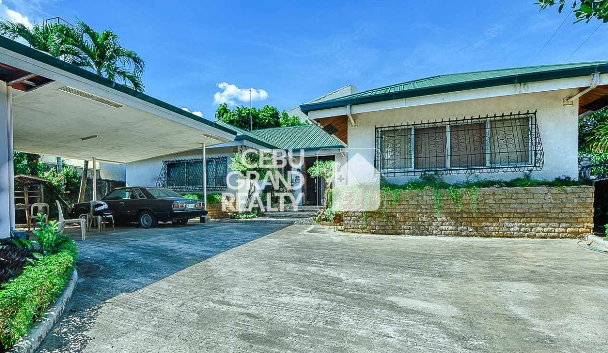 SRBSA4 Family-Friendly Bungalow with Garden in San Antonio Village - CEbu Grand Realty 4