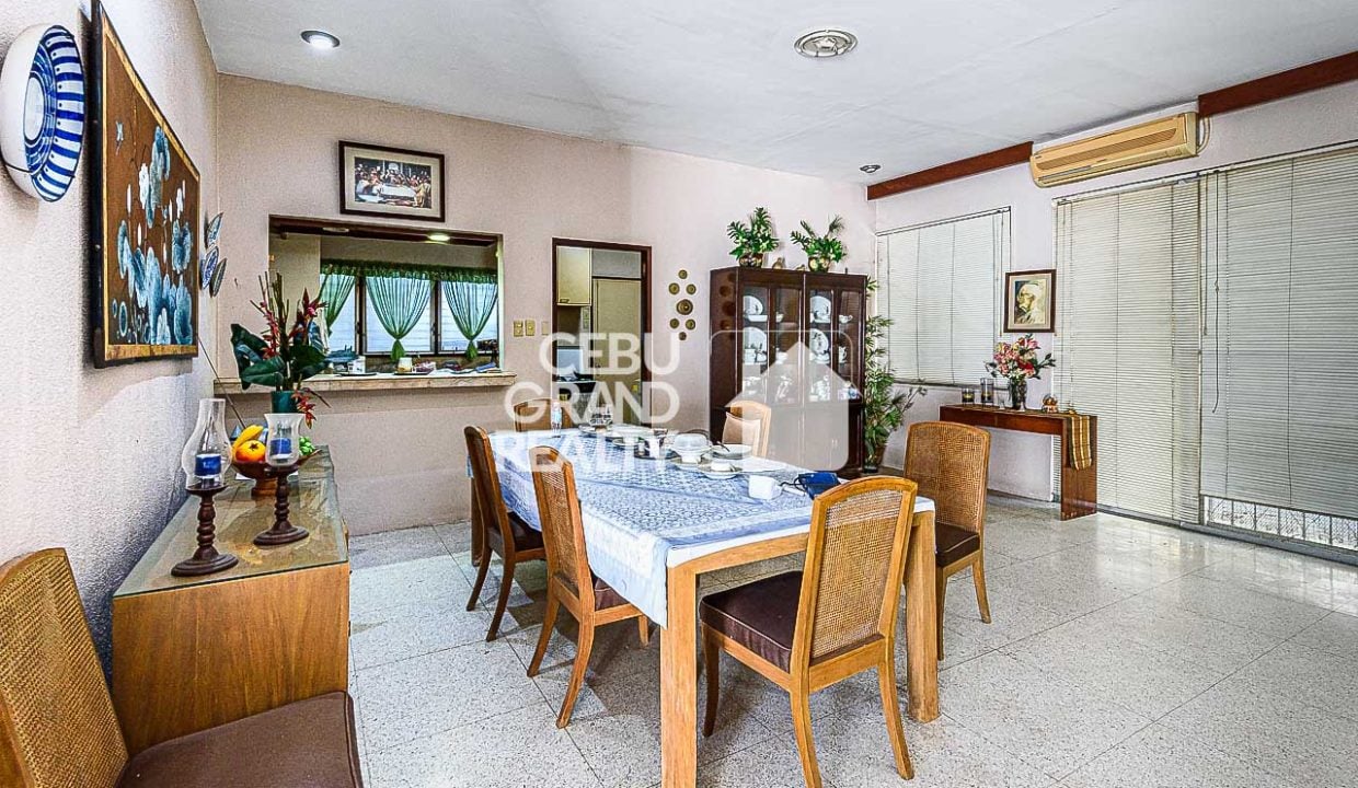 SRBSA4 Family-Friendly Bungalow with Garden in San Antonio Village - CEbu Grand Realty 5