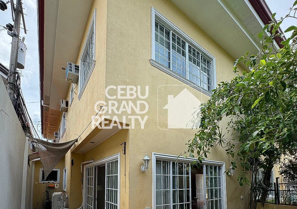 SRBVT1 Corner Duplex with Garden for Sale in Villa Terrace - Cebu Grand Realty 3