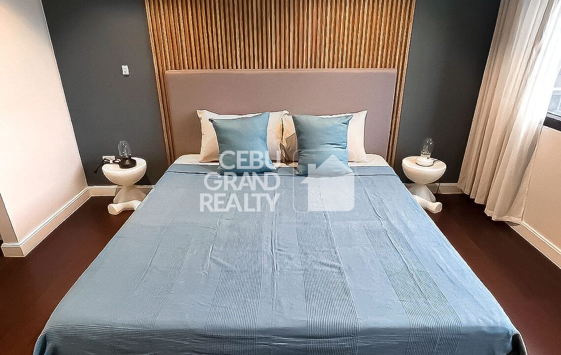 RCALC36 Luxurious Fully Furnished Unit with Balcony at The Alcoves - Cebu Grand Realty 9