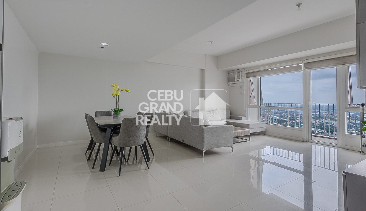 RCMP20 Elegant Condo with Balcony & Panoramic City Views in Marco Polo - Cebu Grand Realty 1