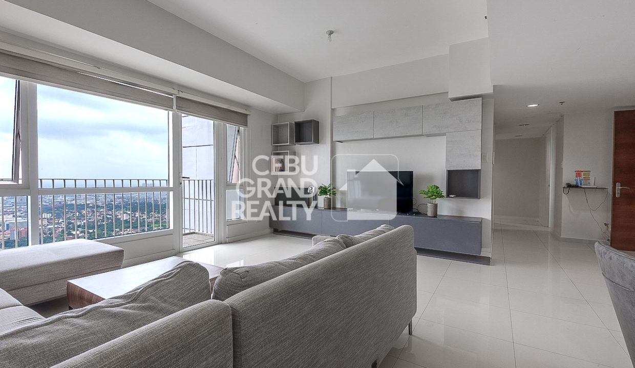 RCMP20 Elegant Condo with Balcony & Panoramic City Views in Marco Polo - Cebu Grand Realty 4