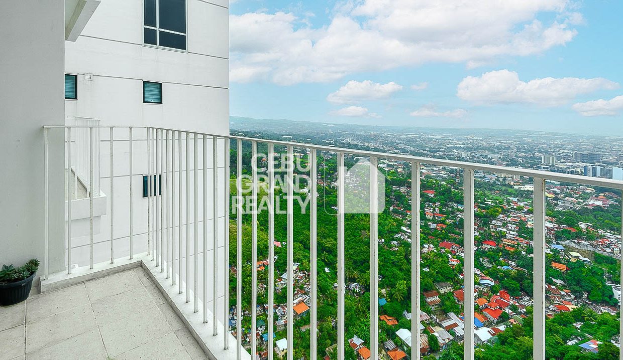 RCMP20 Elegant Condo with Balcony & Panoramic City Views in Marco Polo - Cebu Grand Realty 6