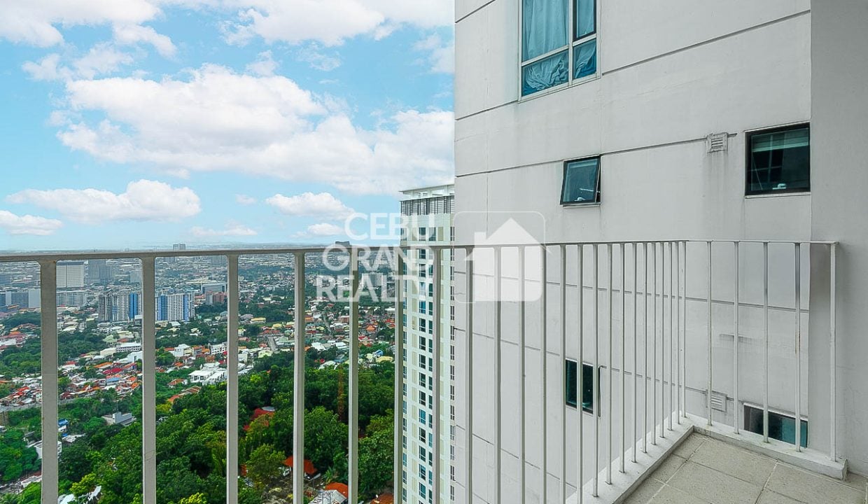 RCMP20 Elegant Condo with Balcony & Panoramic City Views in Marco Polo - Cebu Grand Realty 7