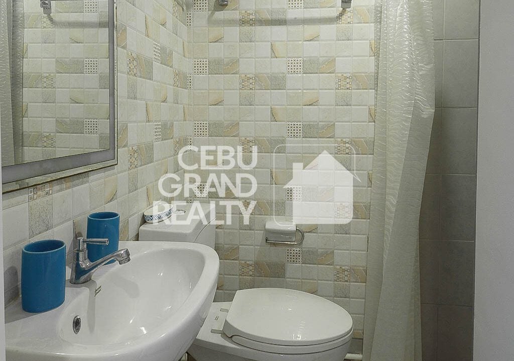 RCTS22 City View 2 Bedroom Condo at 1016 Residences - Cebu Grand Realty 13