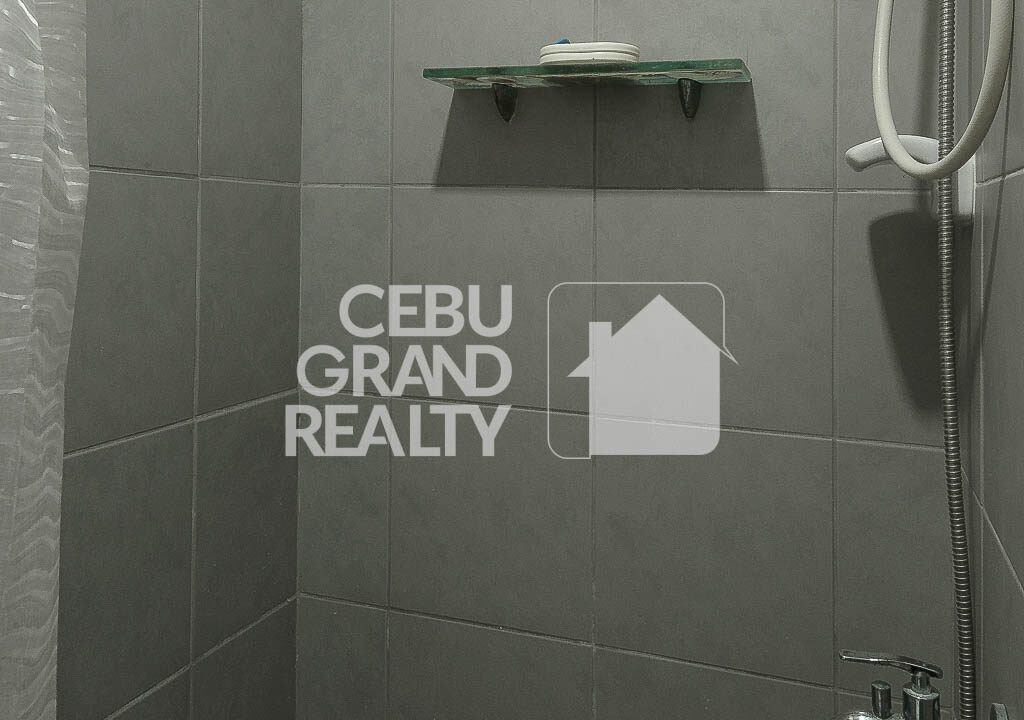 RCTS22 City View 2 Bedroom Condo at 1016 Residences - Cebu Grand Realty 14