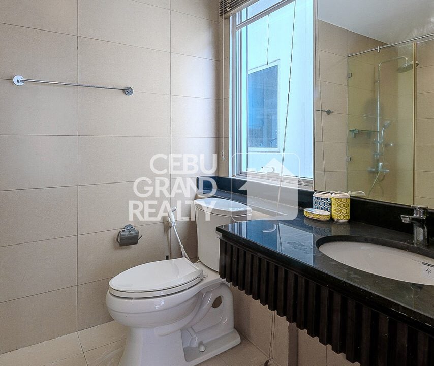 RCTS22 City View 2 Bedroom Condo at 1016 Residences - Cebu Grand Realty 9