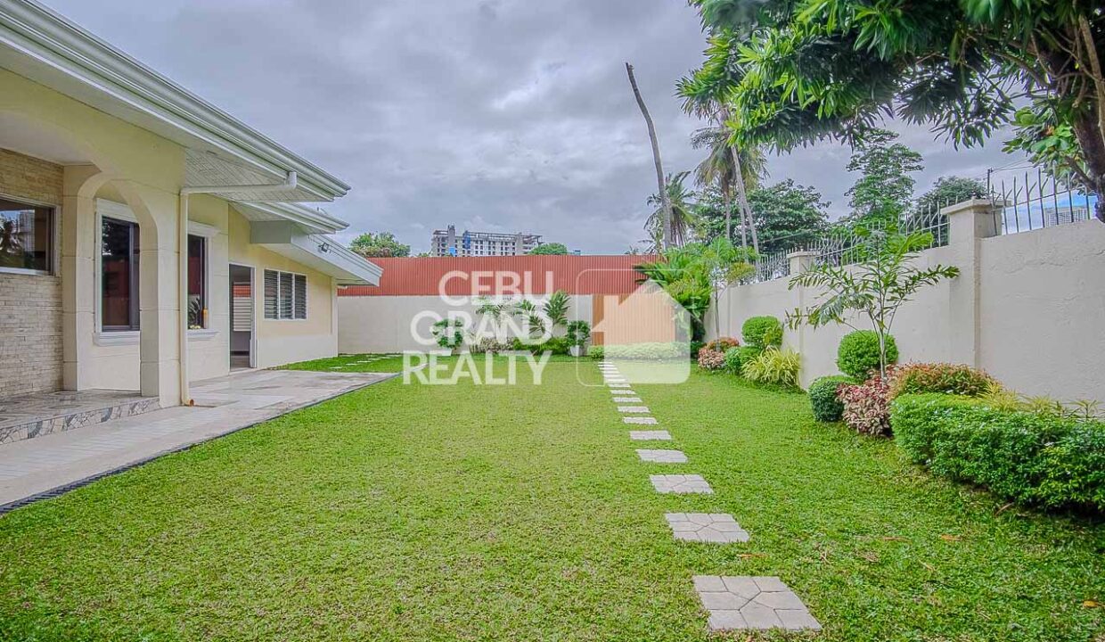 RHMB1 Spacious Bungalow with Garden for Rent in Banilad - Cebu Grand Realty 2