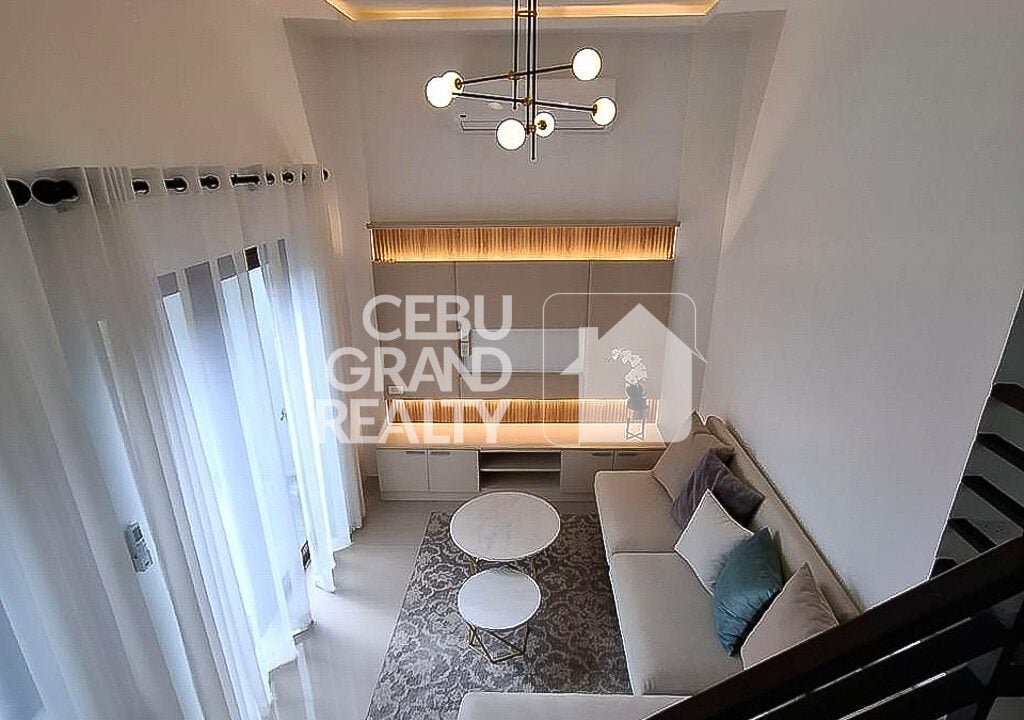 RHPN13 Elegant Family House with Balcony in Pristina North - Cebu Grand Realty 2