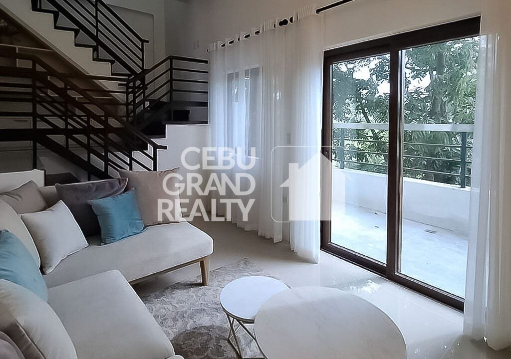 RHPN13 Elegant Family House with Balcony in Pristina North - Cebu Grand Realty 4