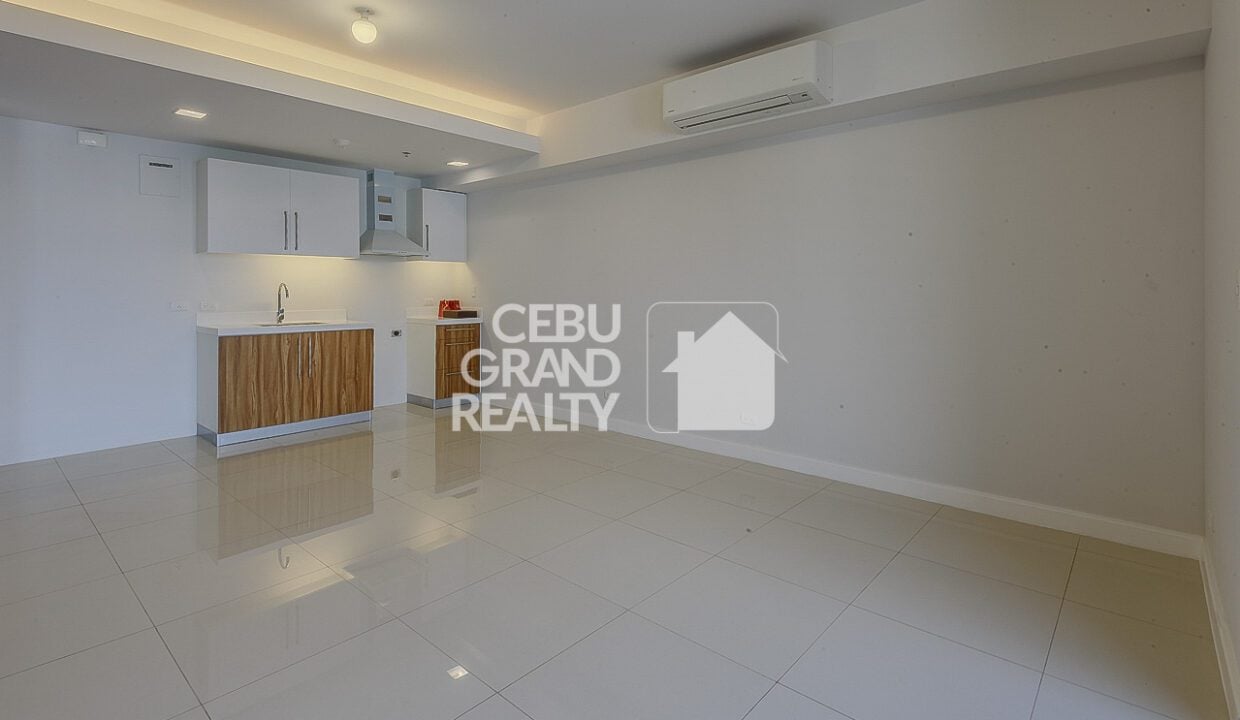 SRBAL20 Upscale Condo in Alcoves with Stunning City Views - Cebu Grand Realty 4