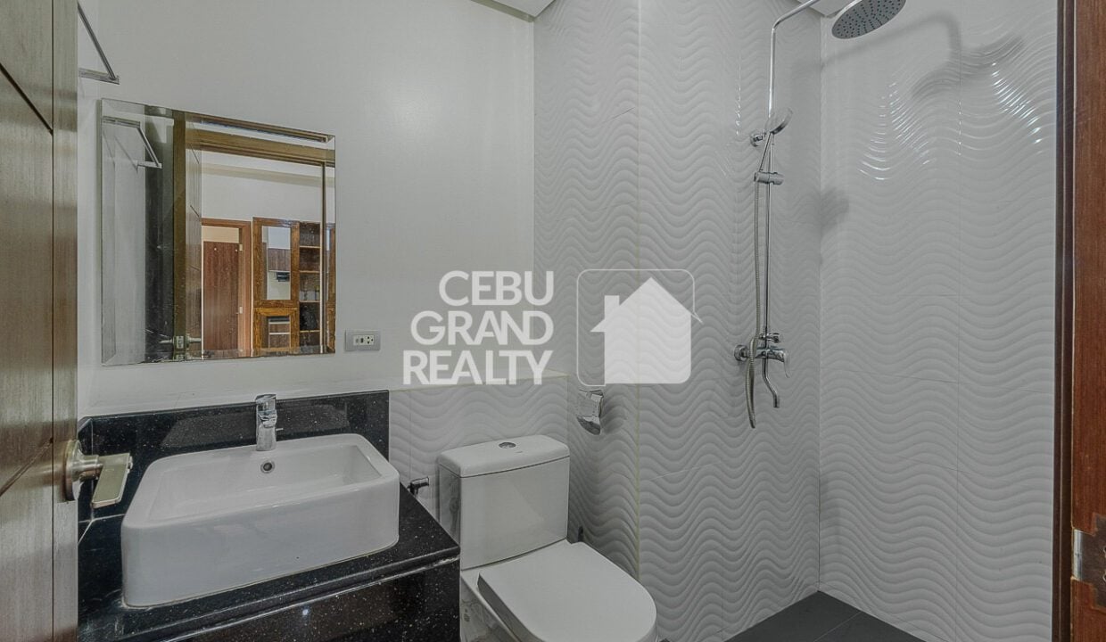 SRBAZ4 Prime 2 Bedroom Condo in Azalea Place Lahug - Cebu Grand Realty 10