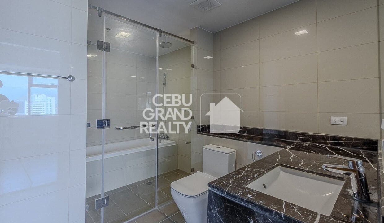 SRBAL21 Premium Condo in The Alcoves with Balcony Views - Cebu Grand Realty 12