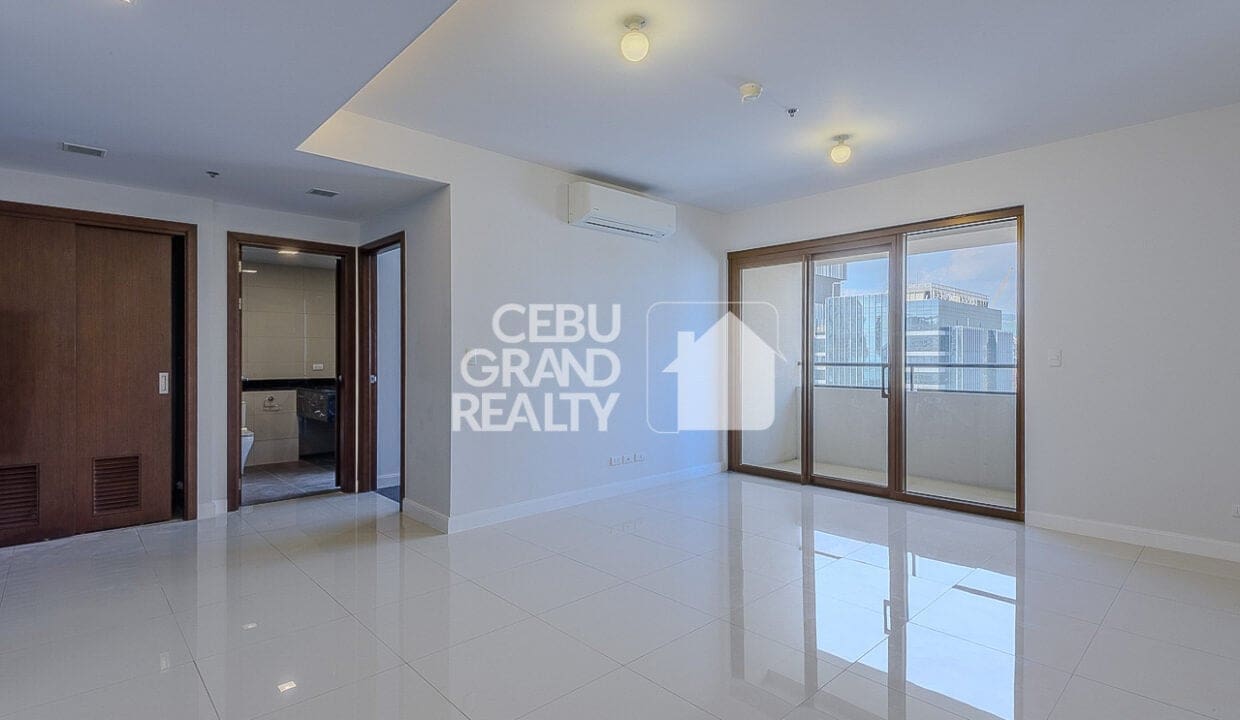 SRBAL21 Premium Condo in The Alcoves with Balcony Views - Cebu Grand Realty 4