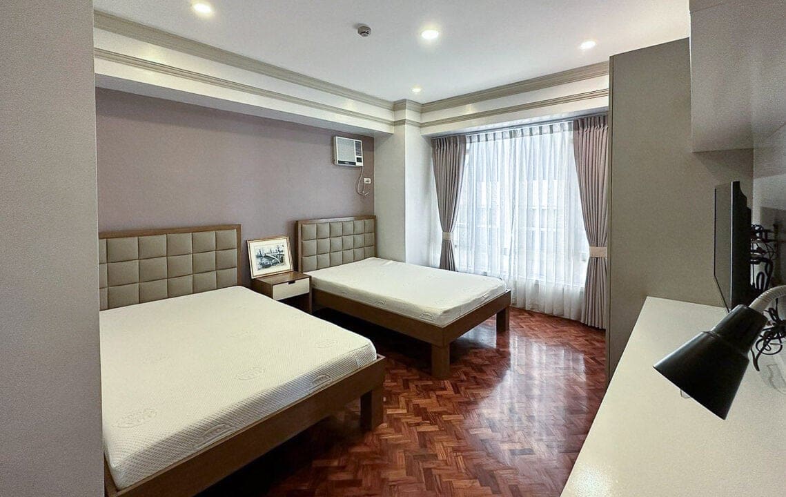 RCPT6 Move-In Ready Spacious Condo in Cebu Business Park - Cebu Grand Realty 10