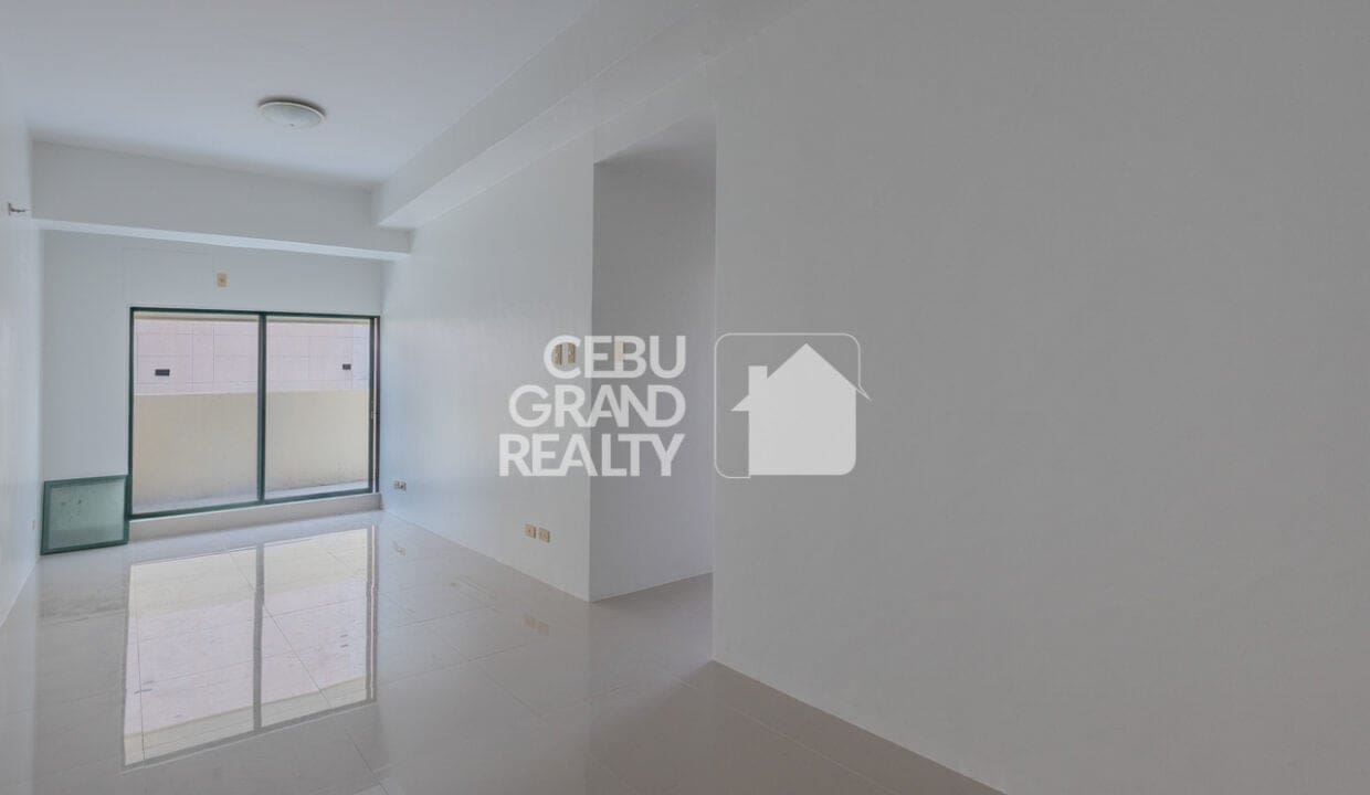 SRBEAT6 Bright and Inviting Condo in East Aurora Tower - Cebu Grand Realty 1