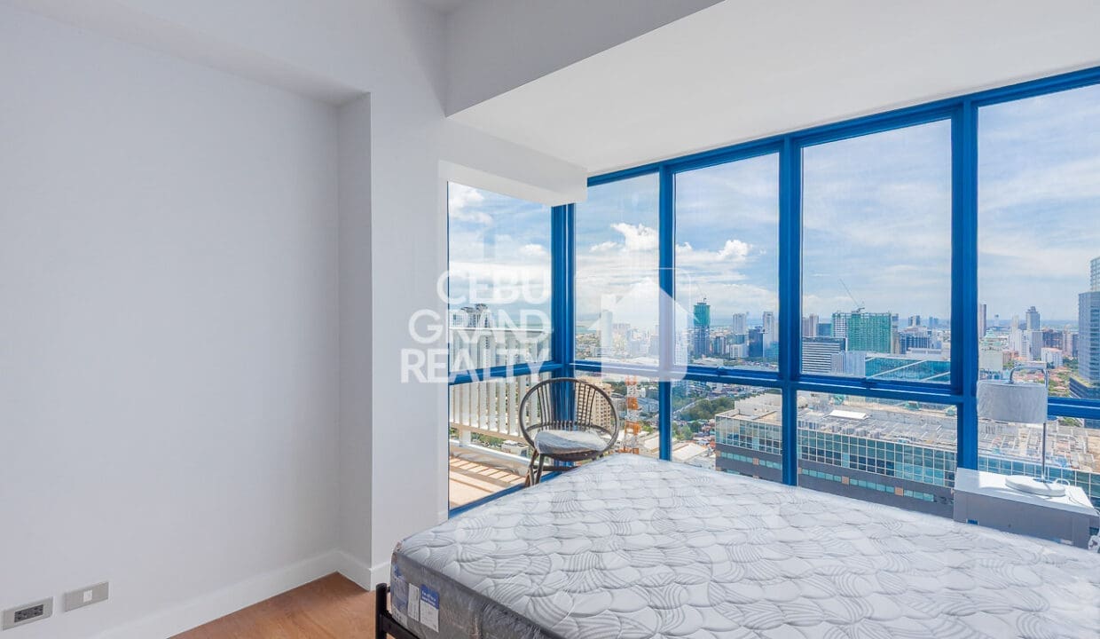 RCTEP8 - A Rare Find Chic and Cozy Condo with Amazing Views - Cebu Grand Realty (11)