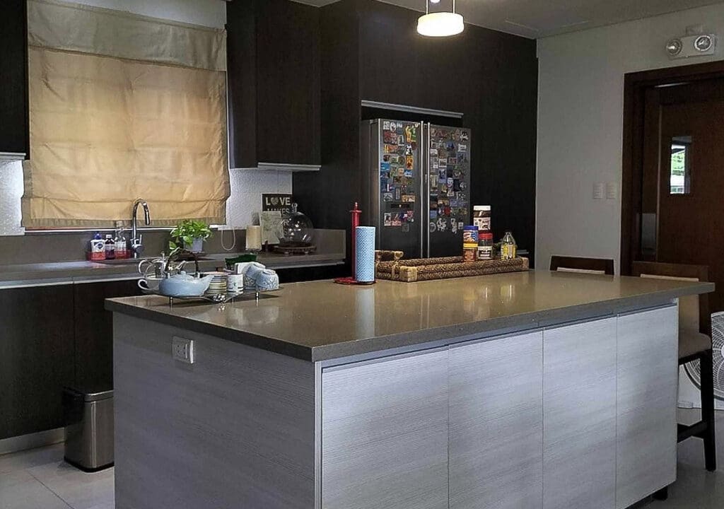 SRBPP32 - Bright and Airy Home for Sale with Balcony and Scenic Views - Cebu Grand Realty (1)