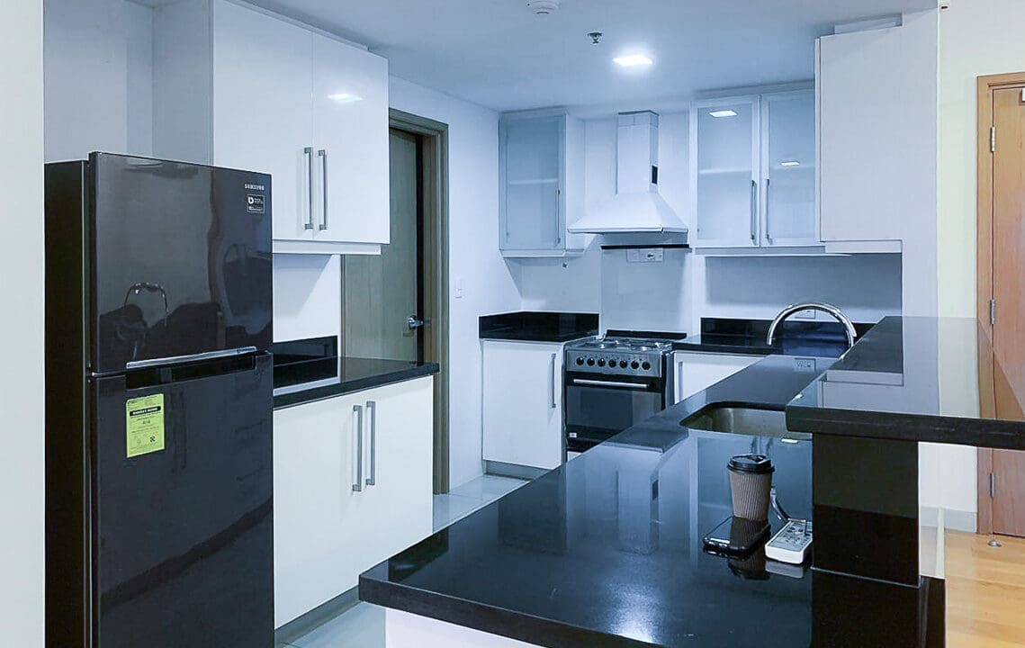 SRBPP32 - Bright and Airy Home for Sale with Balcony and Scenic Views - Cebu Grand Realty (8)