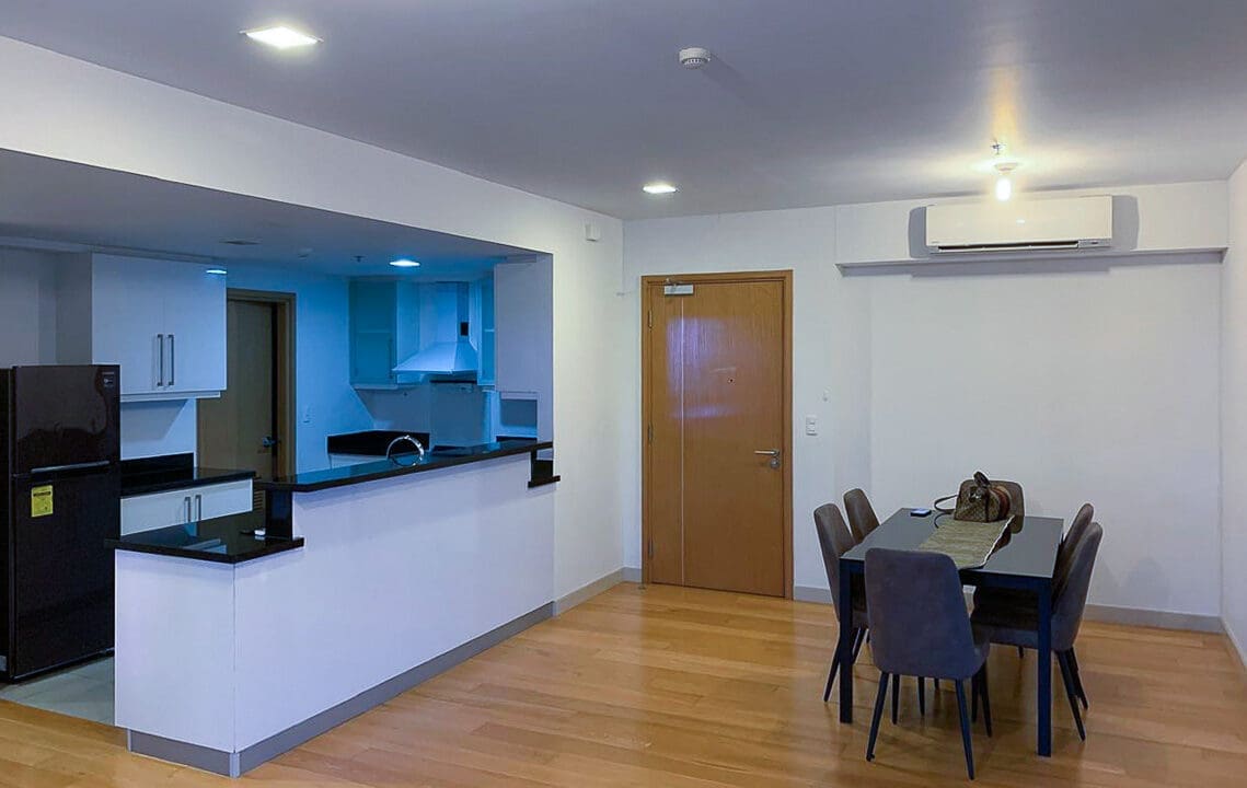 SRBPP32 - Bright and Airy Home for Sale with Balcony and Scenic Views - Cebu Grand Realty (9)