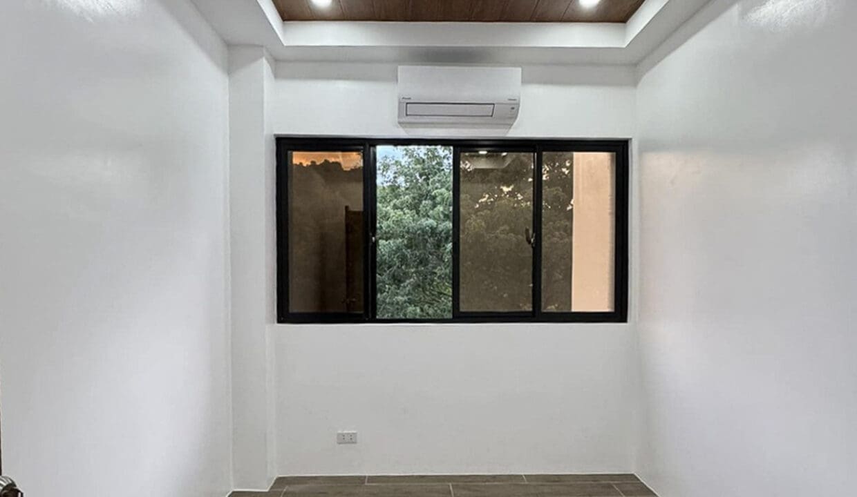 SRDGWE1 - Sophisticated Home with High Ceilings and Natural Light - Cebu Grand Realty (17)