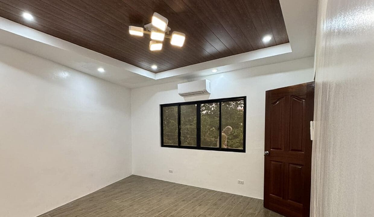 SRDGWE1 - Sophisticated Home with High Ceilings and Natural Light - Cebu Grand Realty (20)