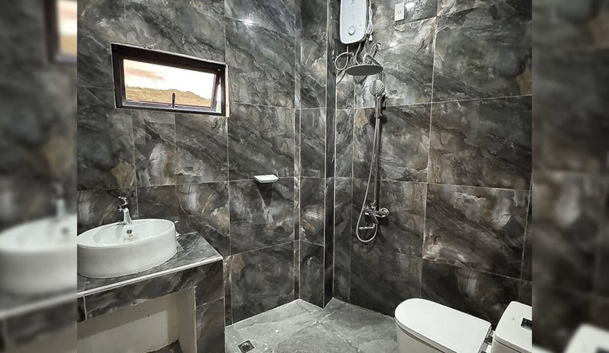 SRDGWE1 - Sophisticated Home with High Ceilings and Natural Light - Cebu Grand Realty (21)